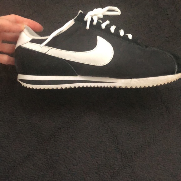 COPY - Woman’s classic Nike Cortez Nylon marathon runner. - Picture 3 of 3